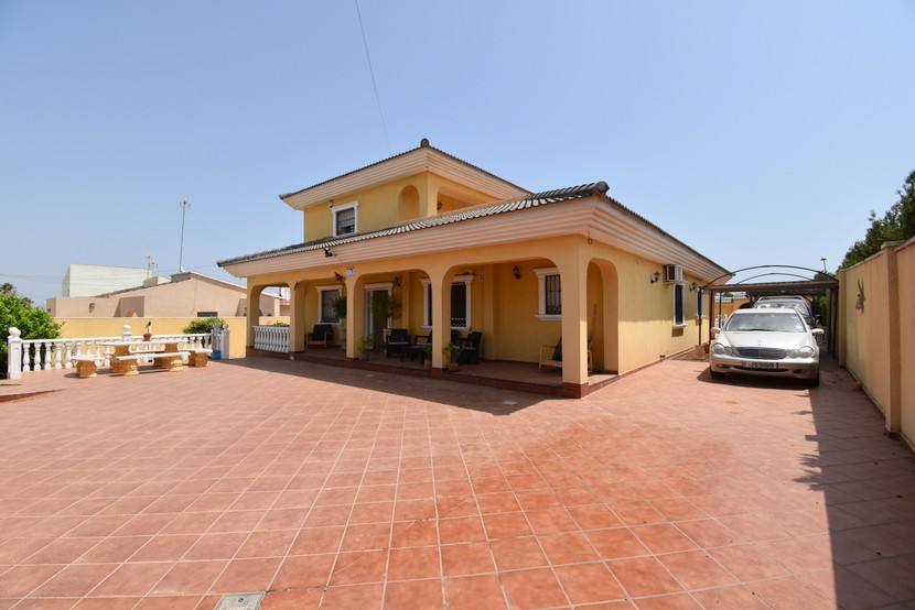 6 bed Villa in Los Balcones