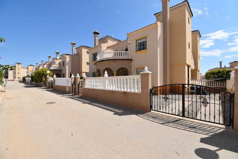 Townhouse for sale in Cabo Roig HomeEspaña Real Estate