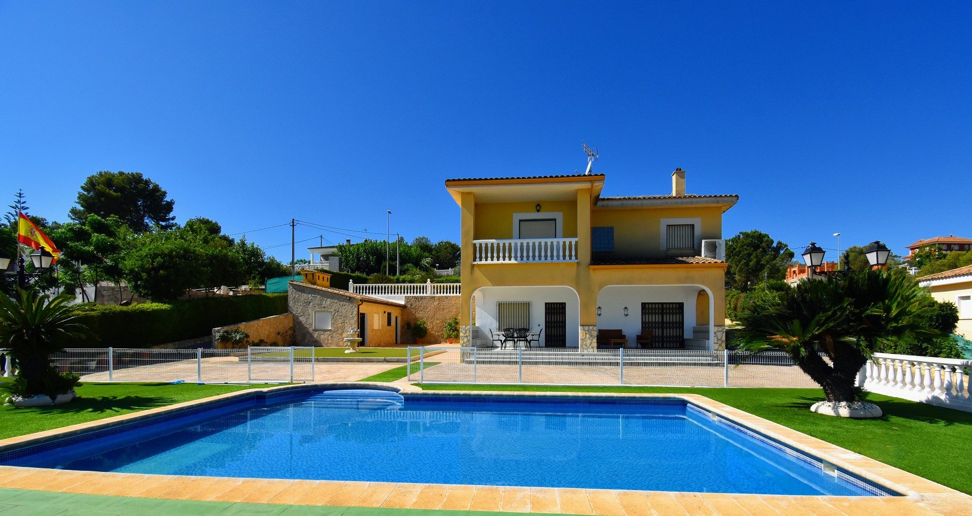 6 bed Villa in Alberic