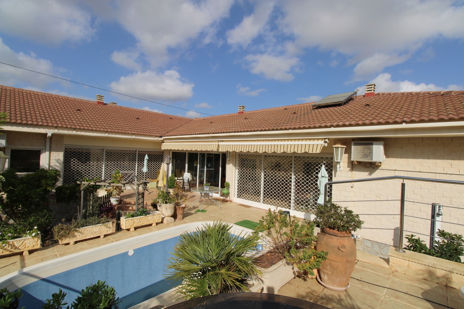 5 bed Villa in Campoamor