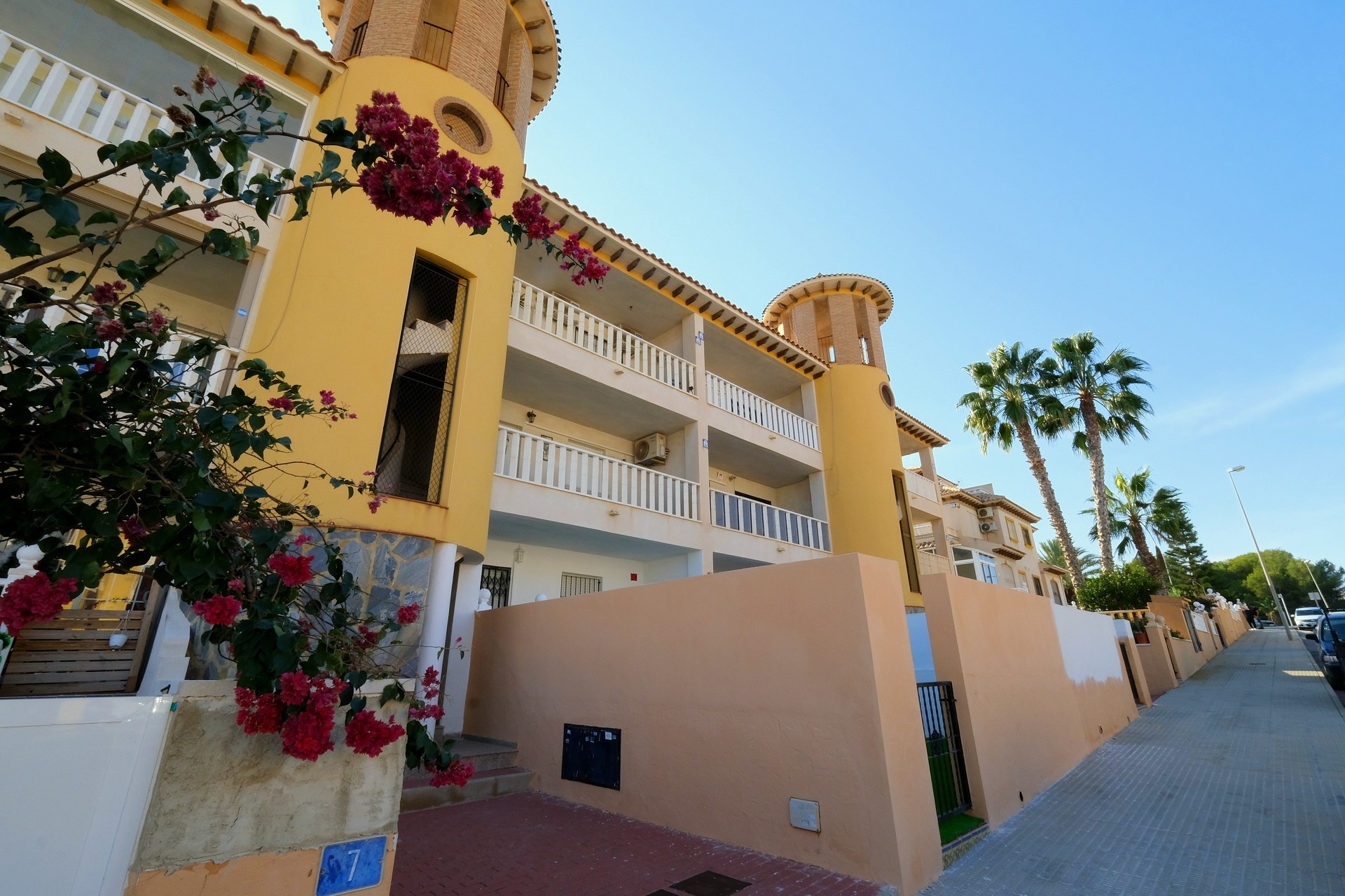 2 bed Apartment in Cabo Roig