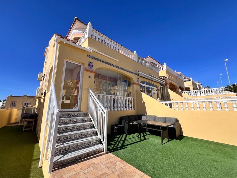 3 bed Townhouse in Villamartin