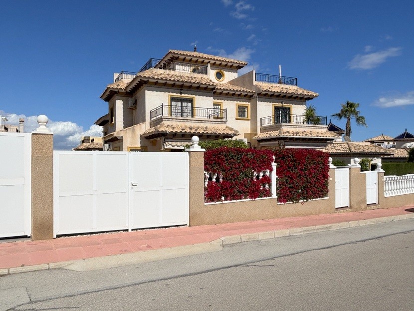 2 bed Townhouse in Villamartin