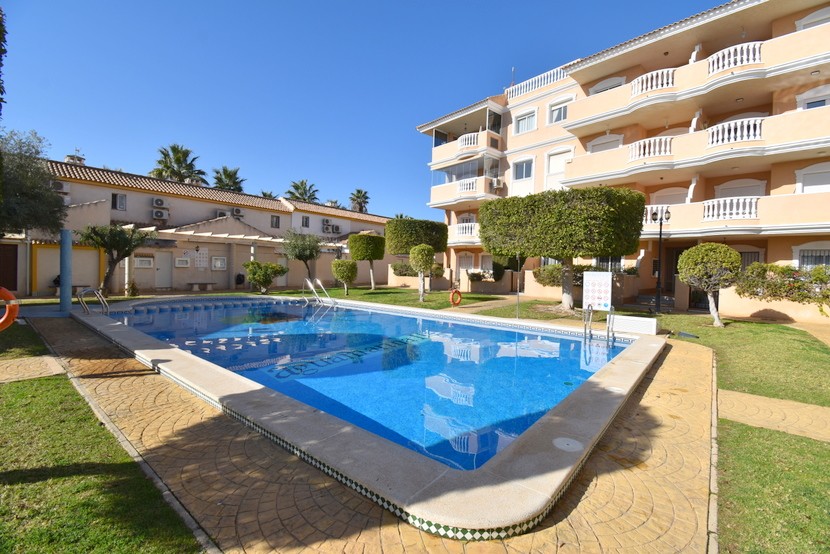 2 bed Apartment in Cabo Roig