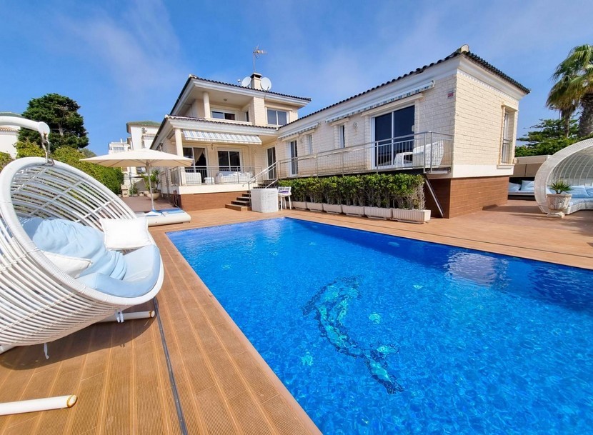 5 habitaciones – Villa – La Mata