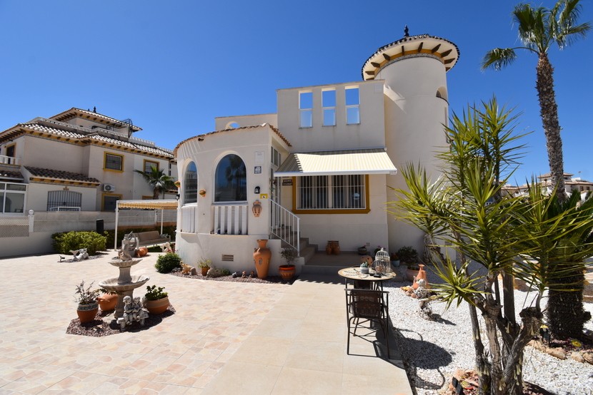 2 bed Villa in Cabo Roig