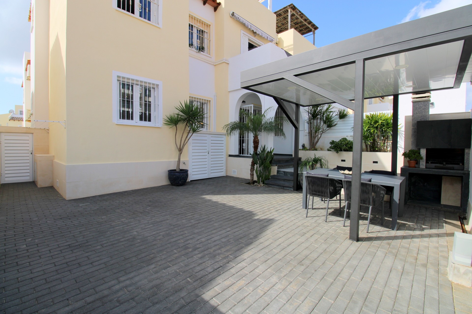 2 bed Apartment in Villamartin