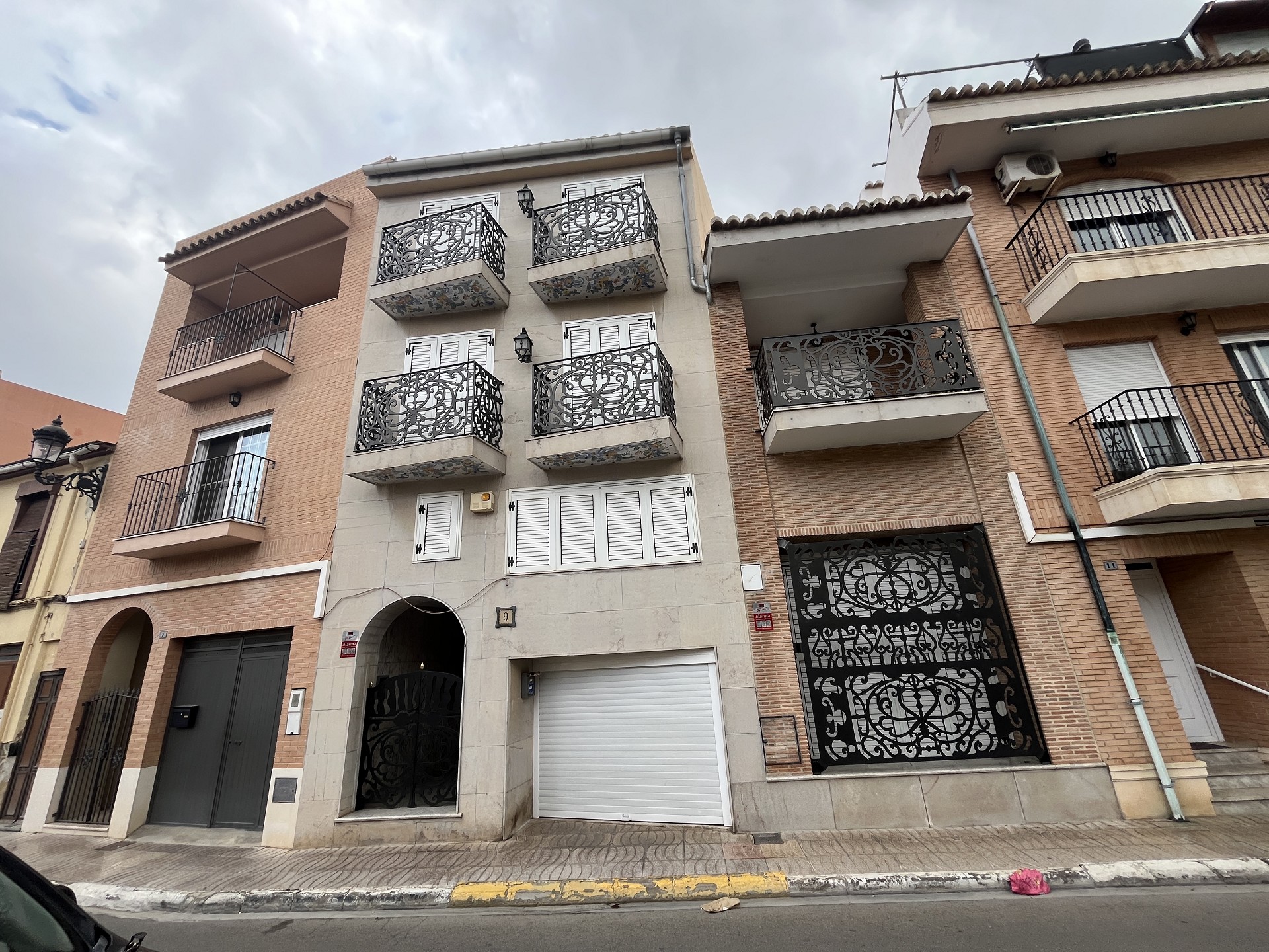 5 bed Villa in Rafelbunyol
