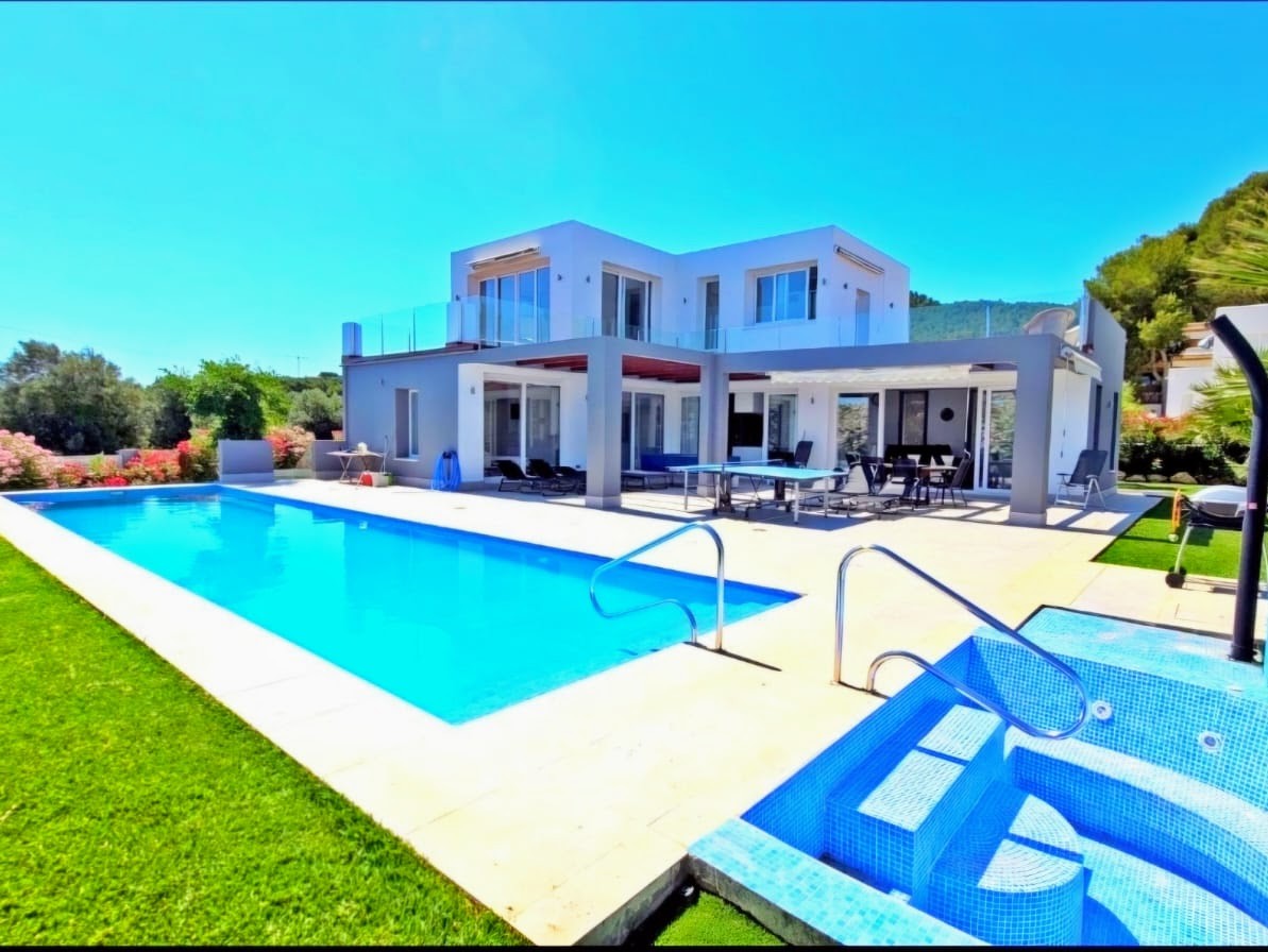 5 bed Villa in Javea