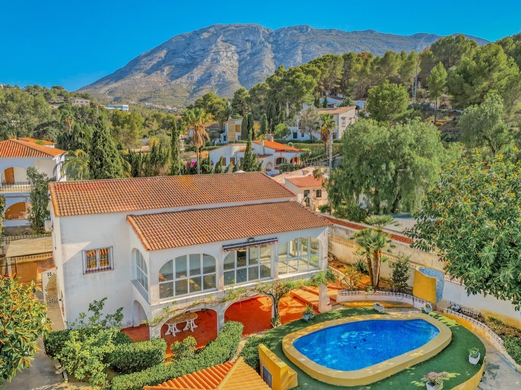 4 bed Villa in Denia