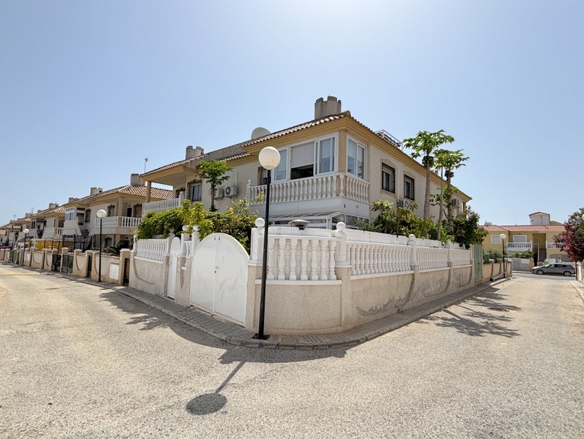 2 bed Apartment in Cabo Roig