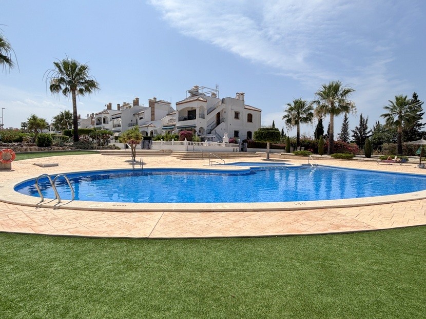 2 bed Apartment in Villamartin