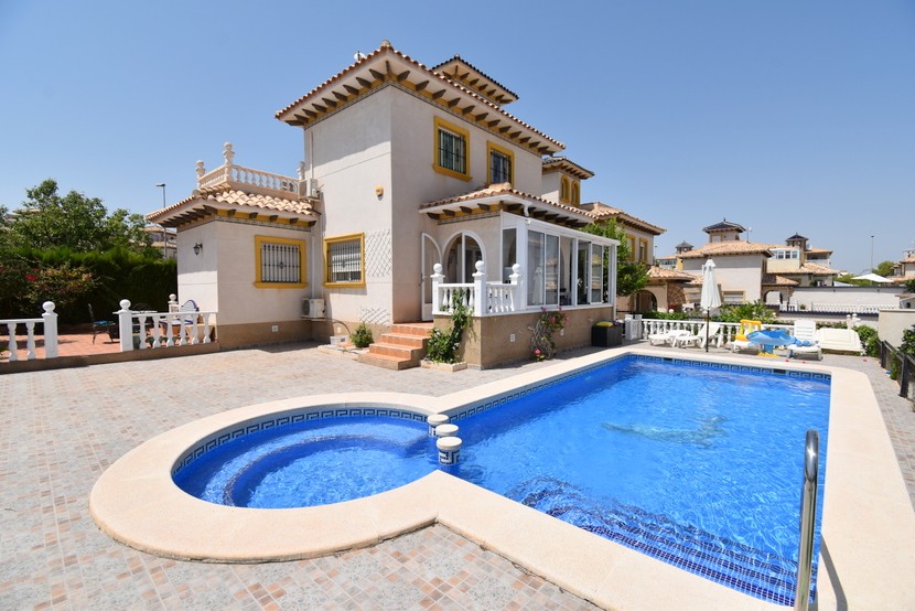 3 bed Villa in La Zenia