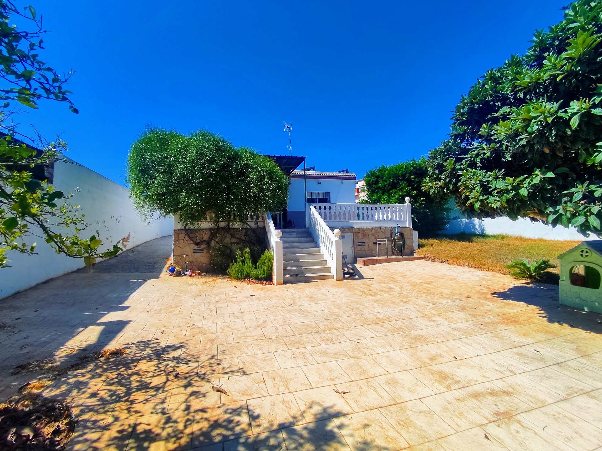 4 bed Villa in Montserrat