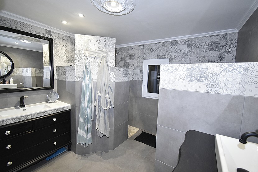 9 Bedroom Villa in Gandia