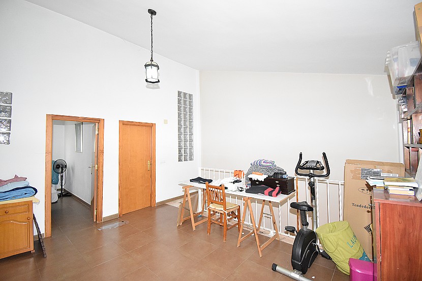 Casa de pueblo de 5 dormitorios en Carcer