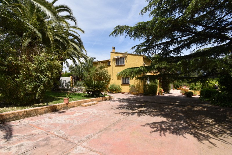 Villa in Llíria, Valencia For Sale