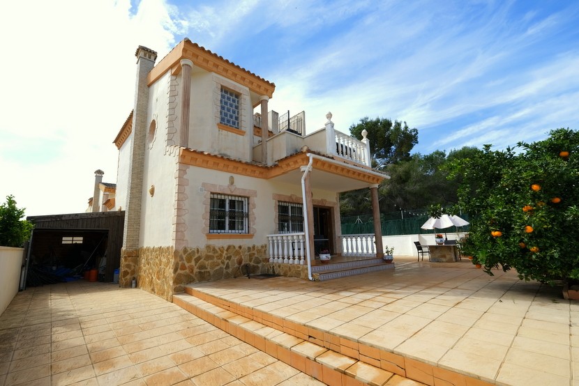 Villa for sale in Los Dolses | HomeEspaña Real Estate