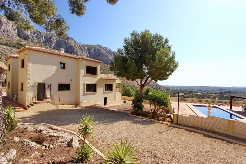 4 Bedroom Villa in Beniarbeig