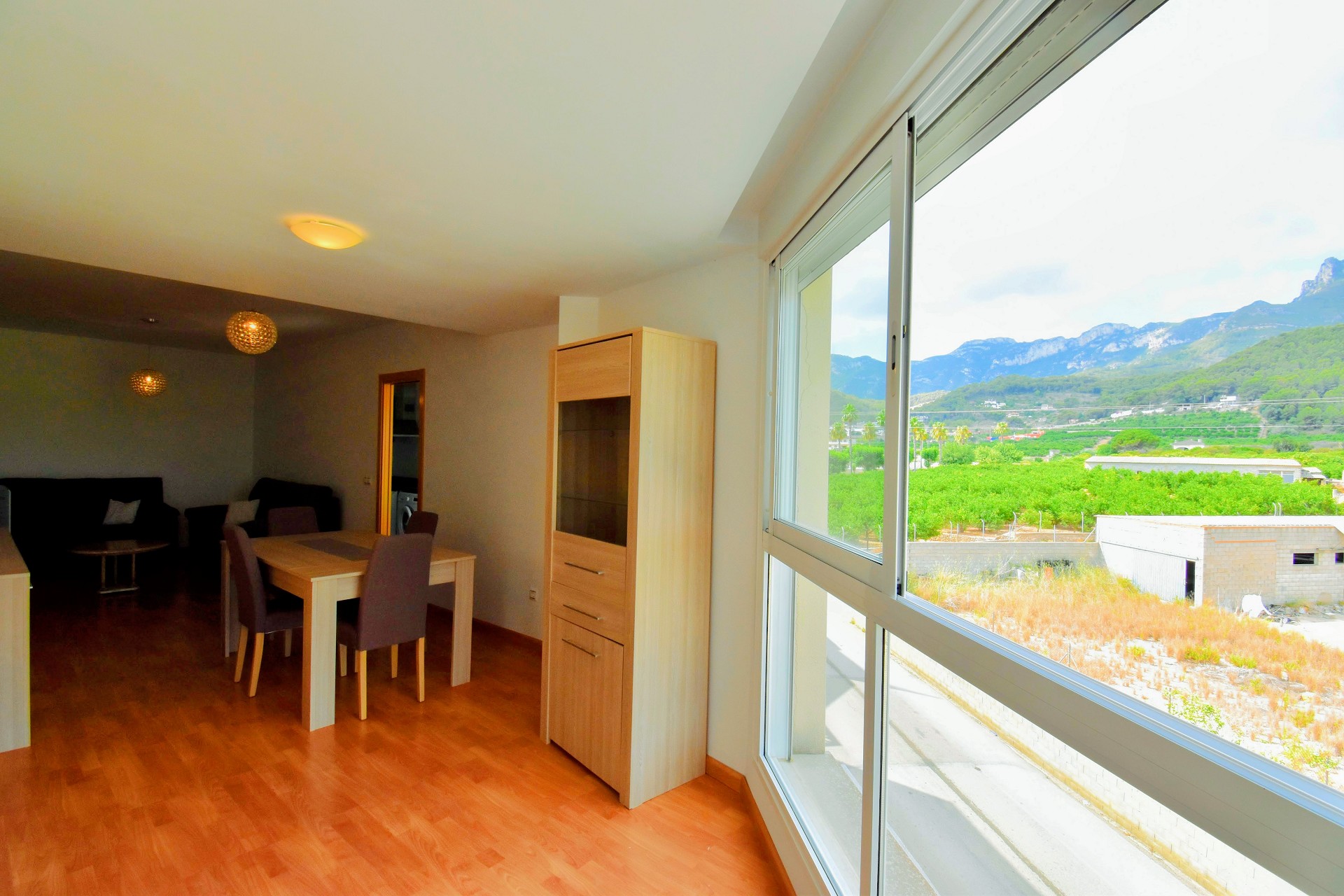 Apartamento de 3 dormitorios en Llauri