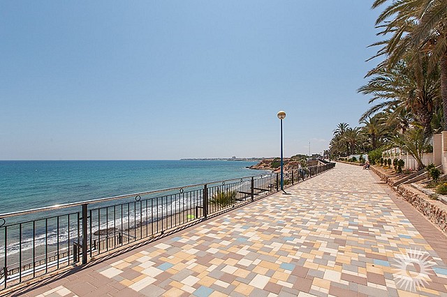 Apartamento de 2 dormitorios en Punta Prima