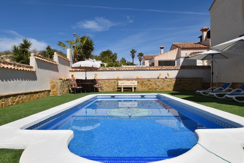 Villa mit 4 Schlafzimmern in San Miguel de Salinas