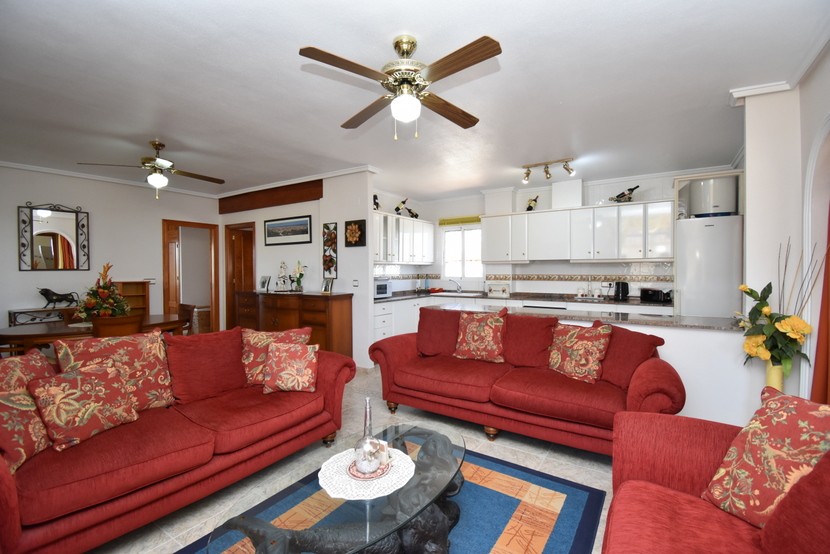 Villa mit 4 Schlafzimmern in San Miguel de Salinas