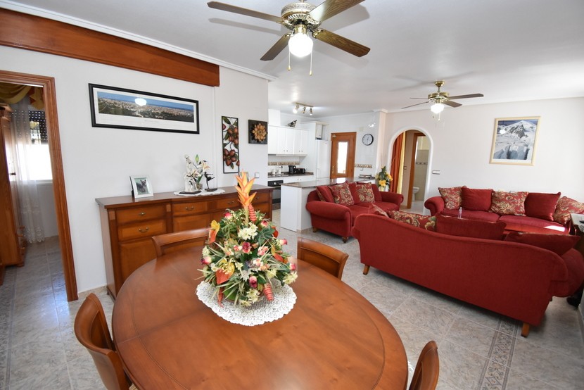 Villa mit 4 Schlafzimmern in San Miguel de Salinas