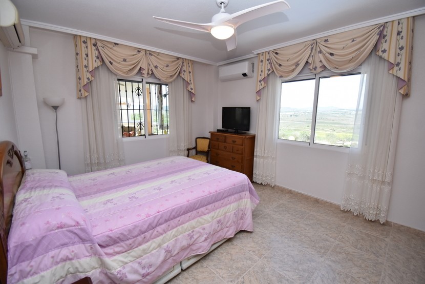 Villa mit 4 Schlafzimmern in San Miguel de Salinas