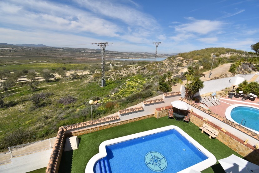 Villa mit 4 Schlafzimmern in San Miguel de Salinas