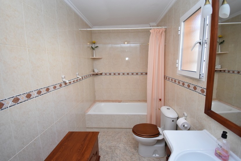 Villa mit 4 Schlafzimmern in San Miguel de Salinas