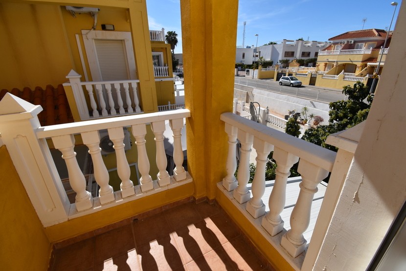 Stadthaus mit 3 Schlafzimmern in La Zenia