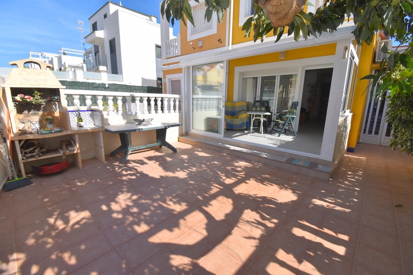 Stadthaus mit 3 Schlafzimmern in La Zenia