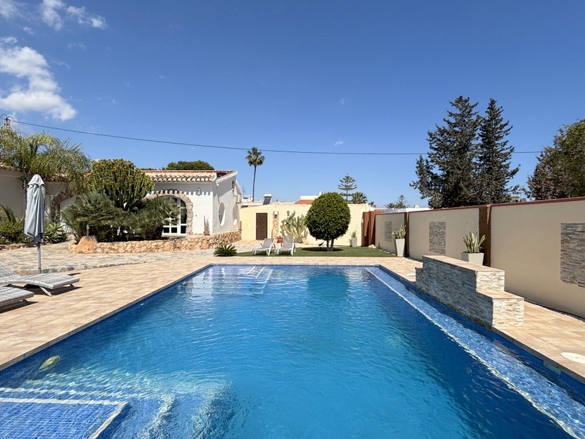 Villa de 6 dormitorios en Cabo Roig