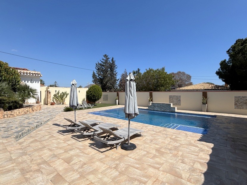 Villa de 6 dormitorios en Cabo Roig