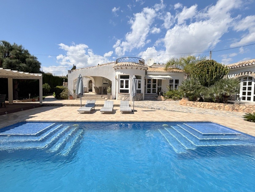 Villa de 6 dormitorios en Cabo Roig