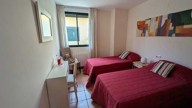 Dom z 4 sypialniami w Javea