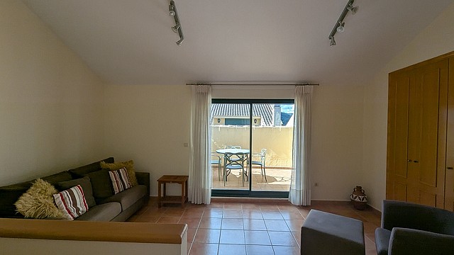 Dom z 4 sypialniami w Javea