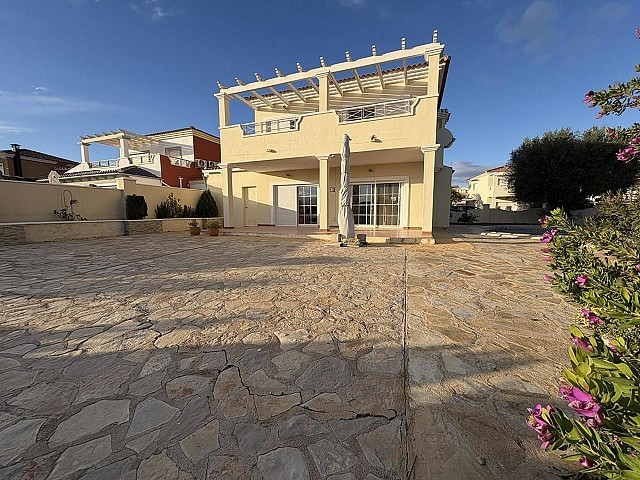 3 Bedroom Villa in Altaona Golf