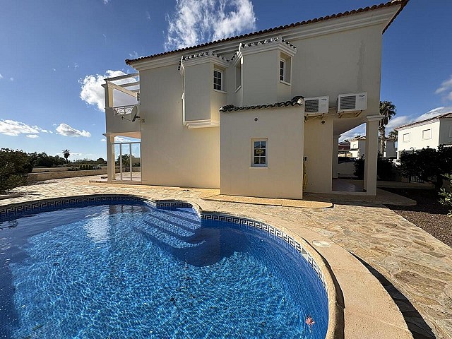 3 Bedroom Villa in Altaona Golf