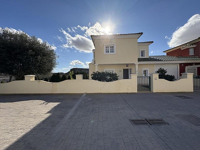 3 Bedroom Villa in Altaona Golf