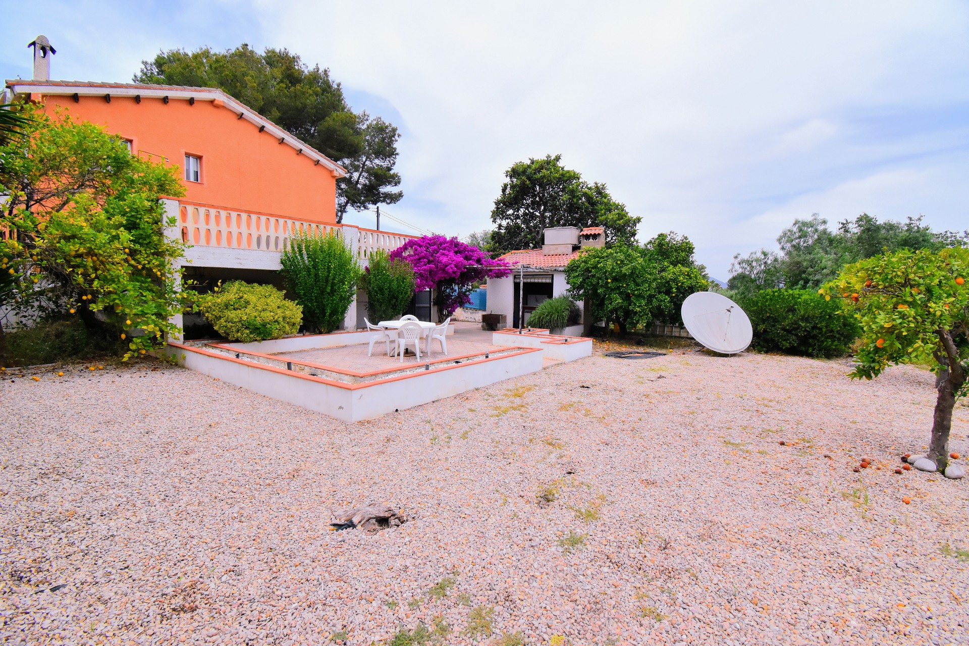 Villa mit 5 Schlafzimmern in Montroy