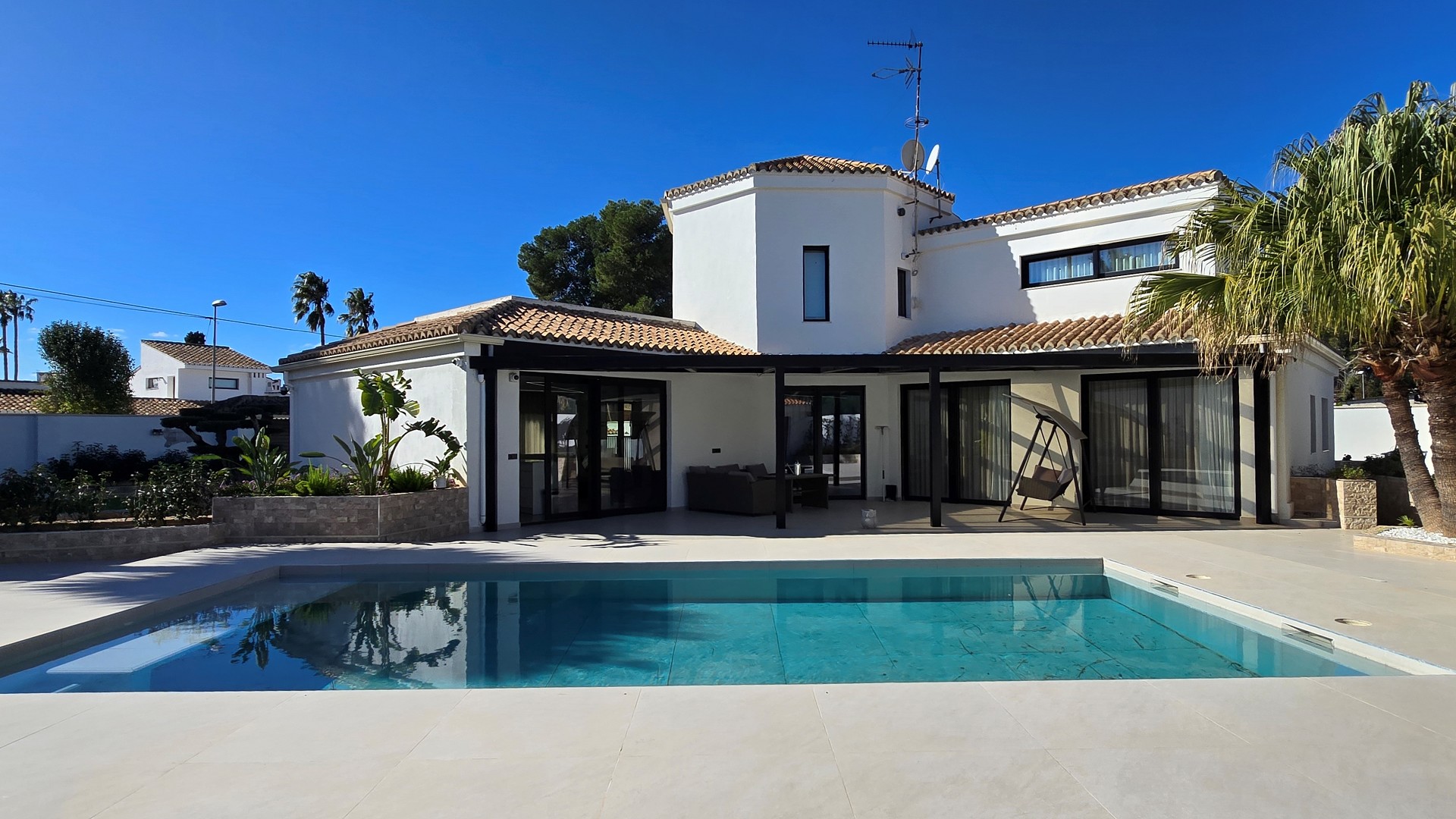 Villa mit 4 Schlafzimmern in La Eliana