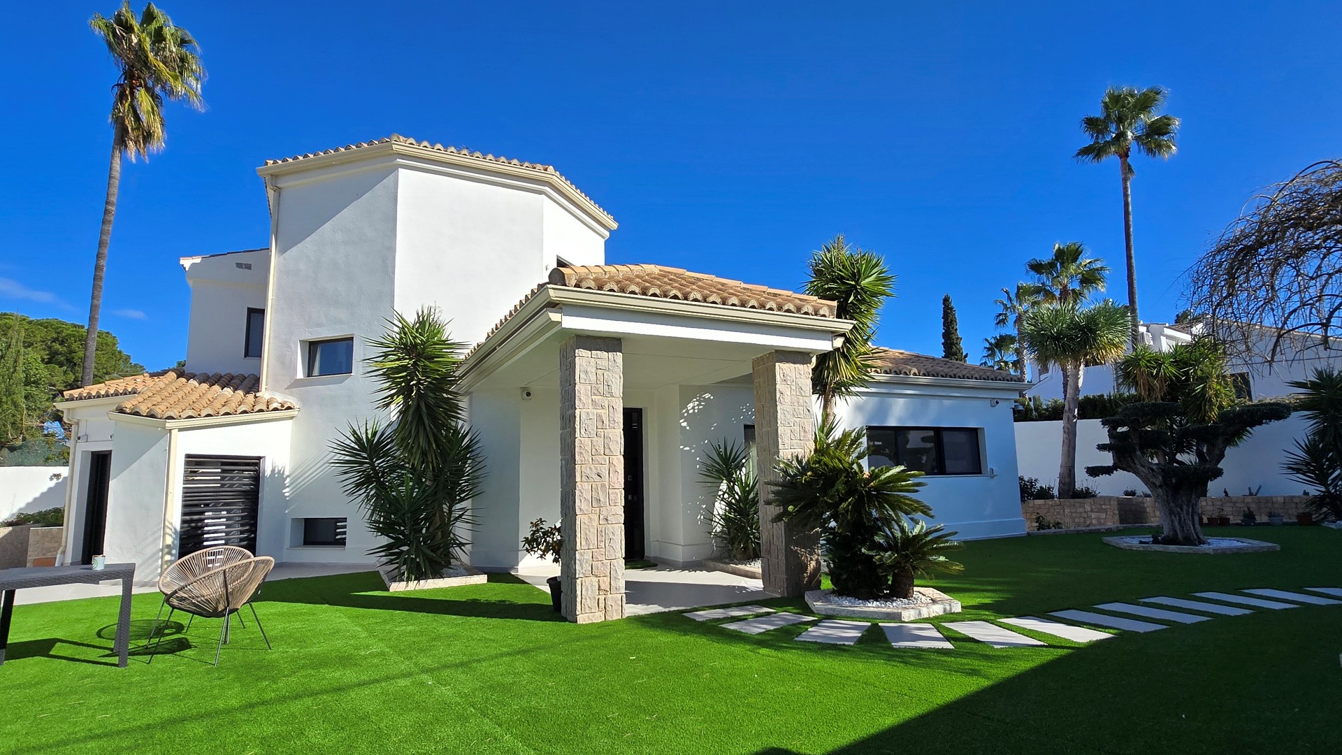 Villa mit 4 Schlafzimmern in La Eliana