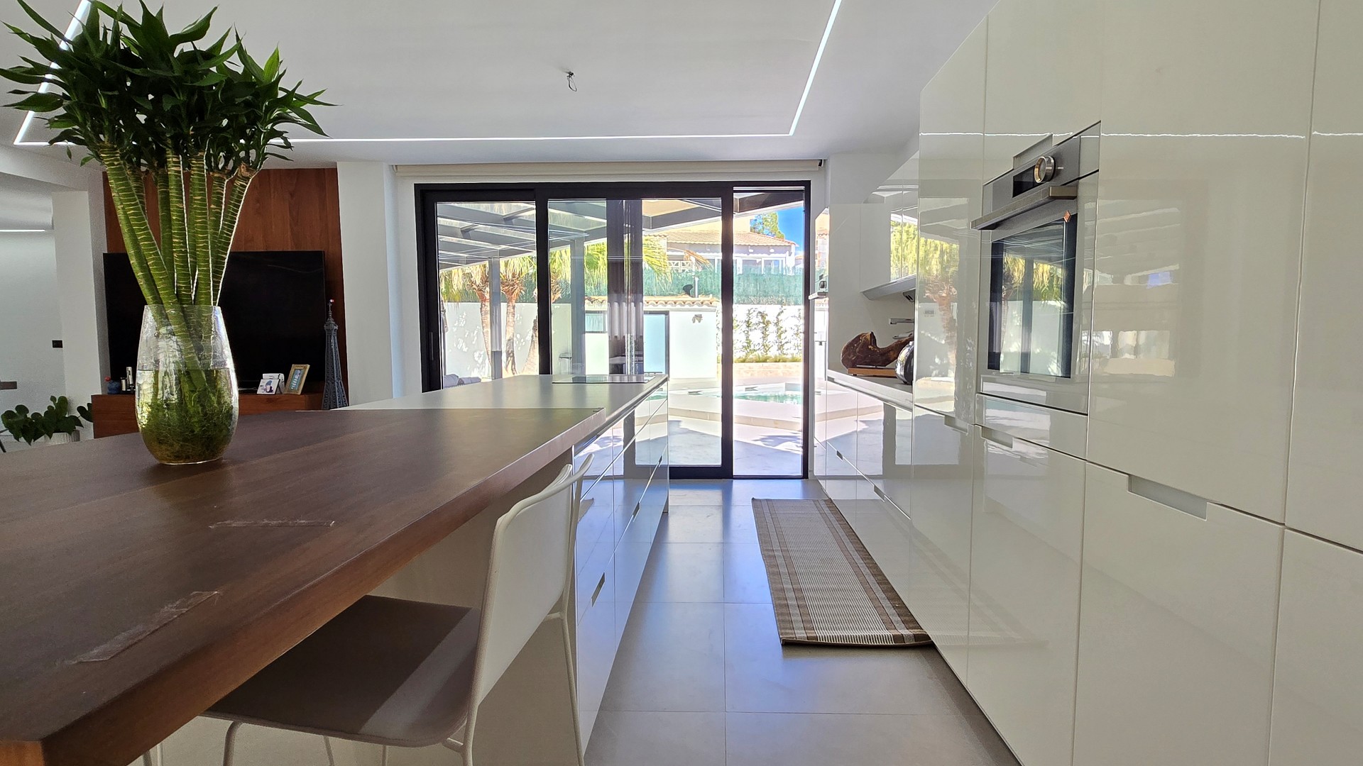 Villa mit 4 Schlafzimmern in La Eliana