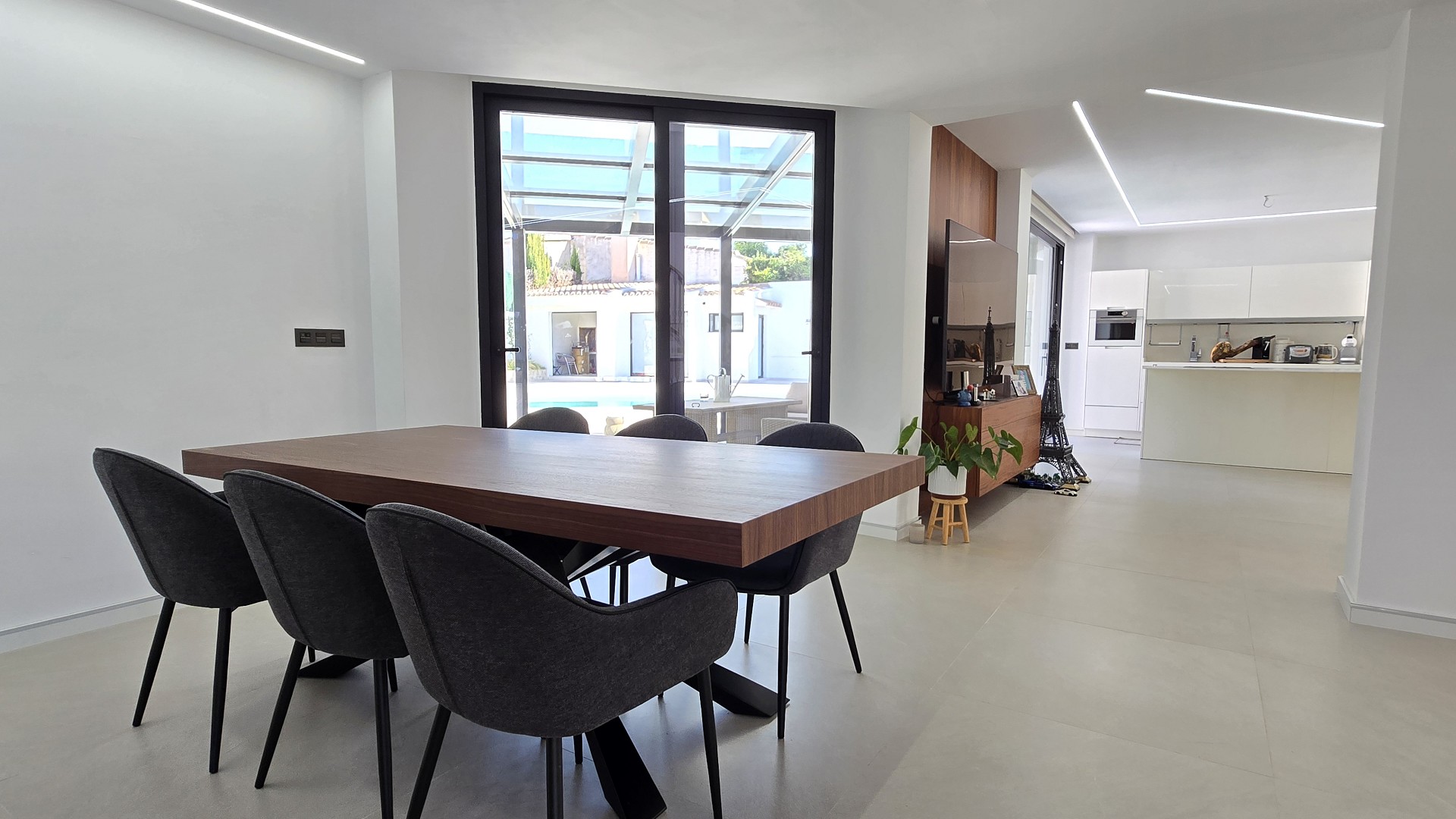 Villa mit 4 Schlafzimmern in La Eliana