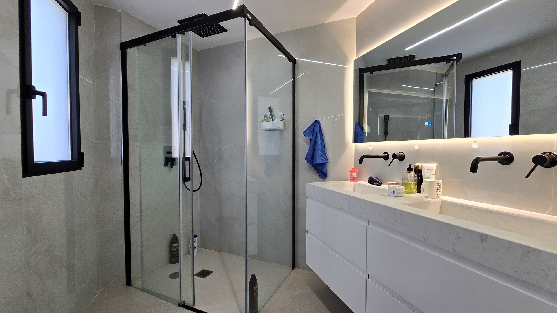 Villa mit 4 Schlafzimmern in La Eliana