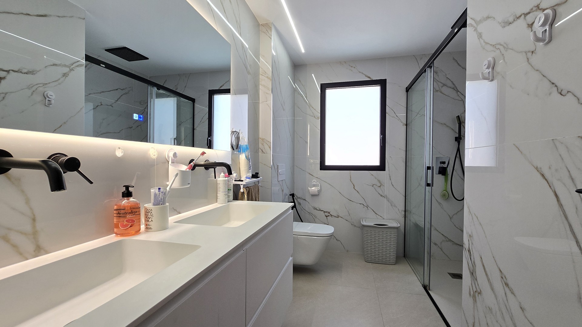 Villa mit 4 Schlafzimmern in La Eliana