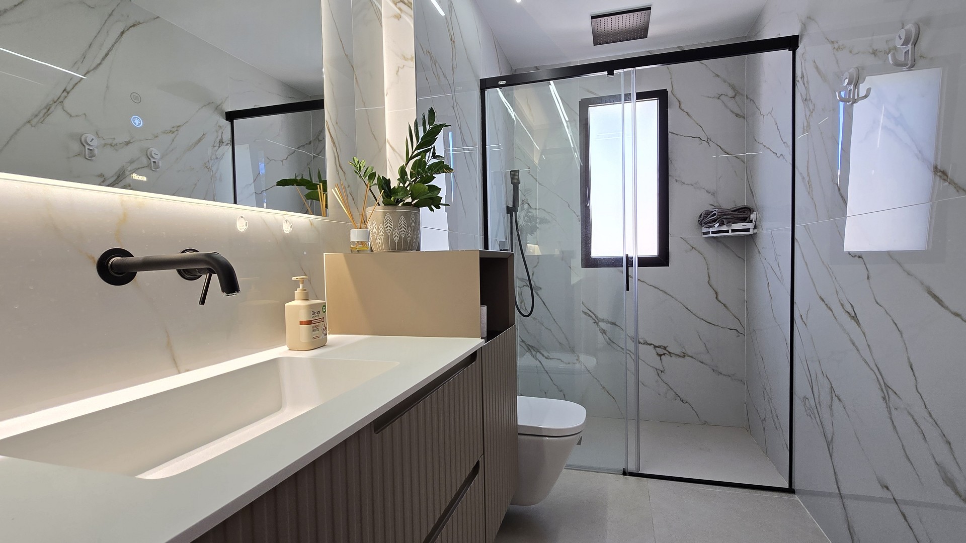 Villa mit 4 Schlafzimmern in La Eliana