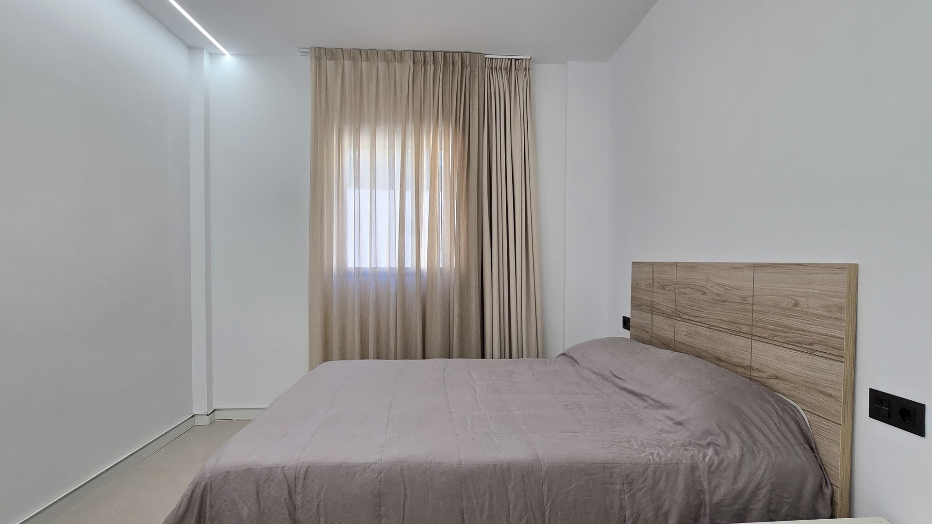 Villa mit 4 Schlafzimmern in La Eliana